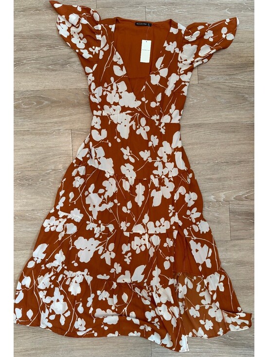 Abercrombie & Fitch Dresses & Skirts - Abercrombie & Fitch Floral Midi Dress Size Small Tall NWT